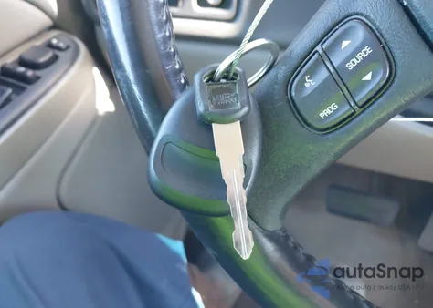 2005 Chevrolet Suburban 1500 Ls из США, поврежденный, VIN 3GNEC16Z15G200680